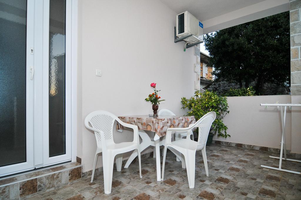 Apartments Samardzic ティヴァト エクステリア 写真