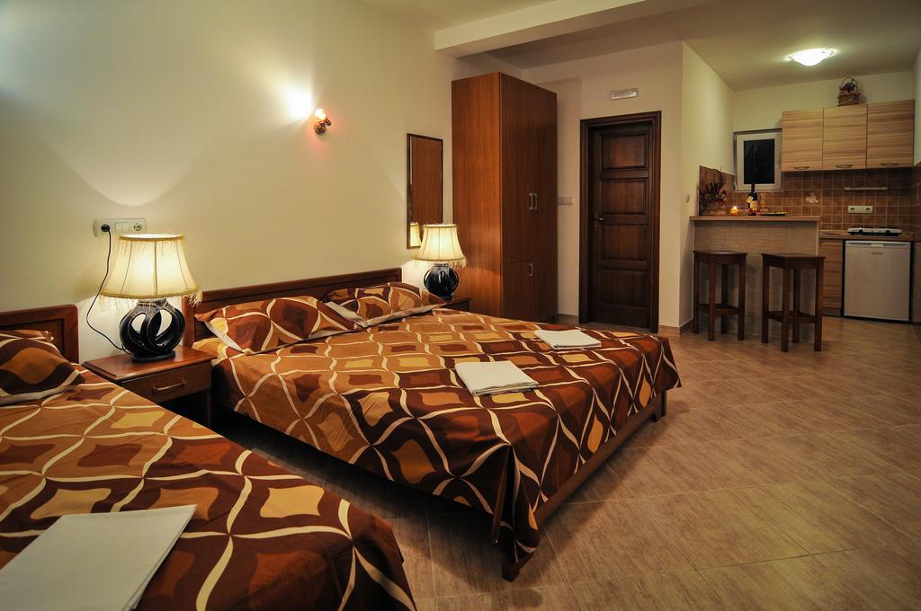 Apartments Samardzic ティヴァト エクステリア 写真