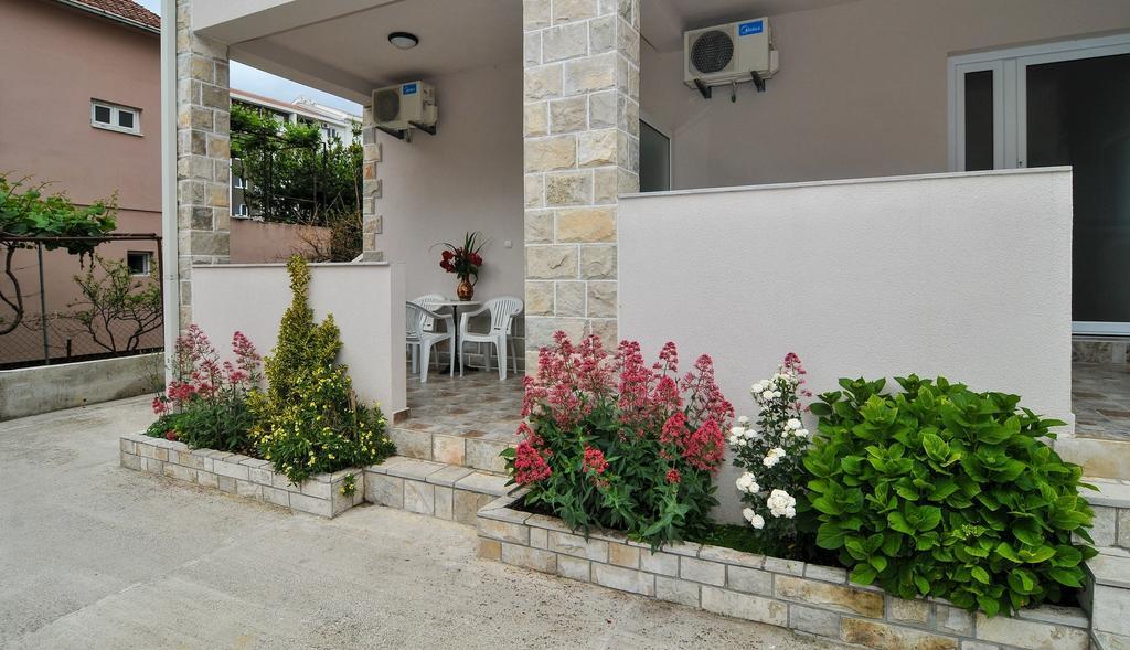 Apartments Samardzic ティヴァト エクステリア 写真