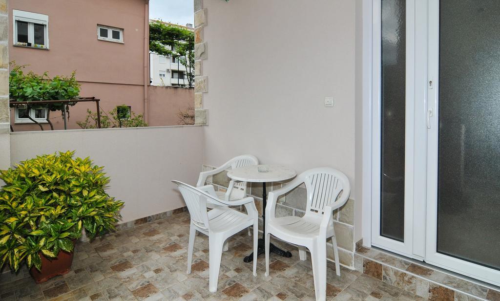 Apartments Samardzic ティヴァト エクステリア 写真