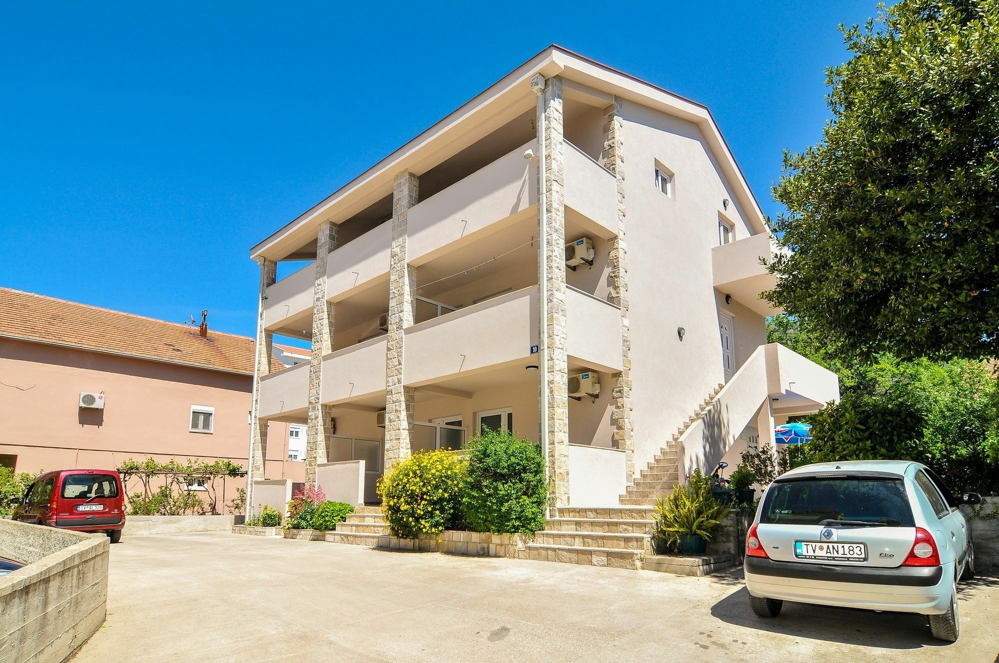 Apartments Samardzic ティヴァト エクステリア 写真